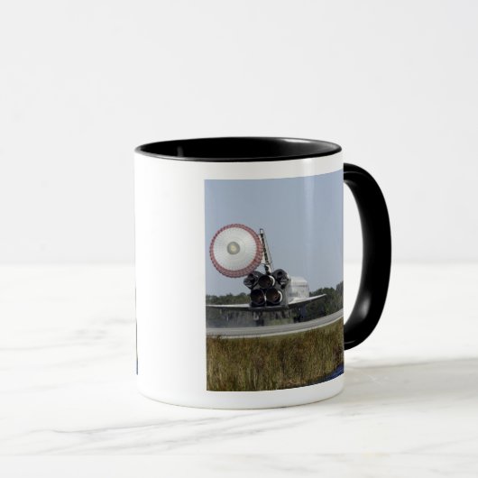 Space Shuttleservice Atlantis entfaltet seinen Dra Tasse (VorderseiteRechts)