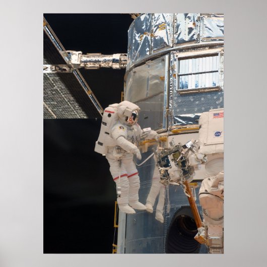 Spacewalk und Hubble-Weltraumteleskop Poster (Vorne)
