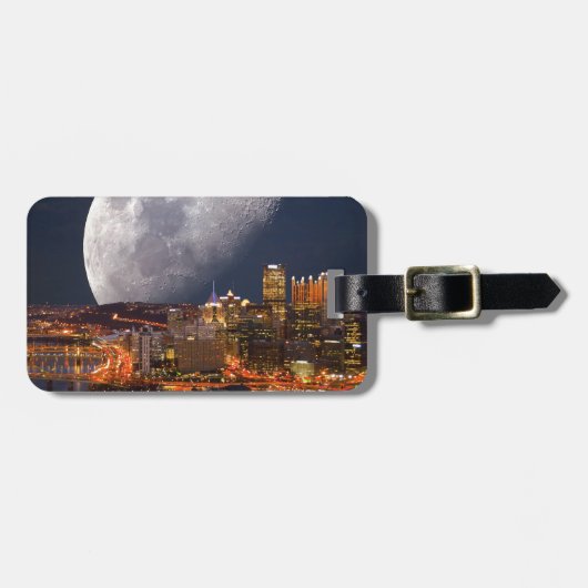 Spacey Pittsburgh Gepäckanhänger (Vorderseite horizontal)