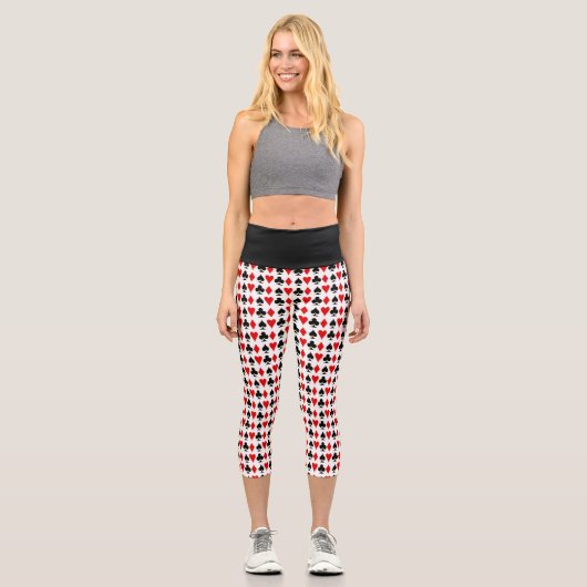 Spade, Diamond, Club, Herzkarte Anzüge Lucky Capri Leggings (Vorderseite)