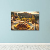 Spaghetti Bolognese auf Weingarten Terrasse Tisch Leinwanddruck (Insitu (Holzboden))