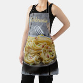 Spaghetti Carbonara Pasta mit Bacon und Parmesan Schürze (InSitu)