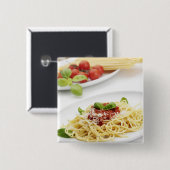 Spaghetti mit Tomatensauce und Basilikum Button (Vorne & Hinten)