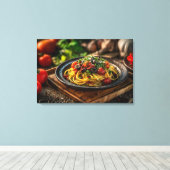 Spaghetti Puttanesca mit frischen Tomaten und Oliv Leinwanddruck (Insitu (Holzboden))