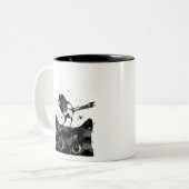 Spähen der Katze und der Elsters Zweifarbige Tasse (Vorderseite Links)
