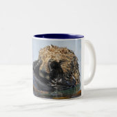 Spähen der Seeotter-Tasse Zweifarbige Tasse (VorderseiteRechts)