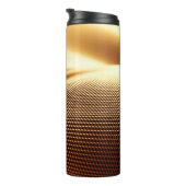 Spandrapery luxuriöser goldener Hintergrund. 3D-Kr Thermosbecher (Nach rechts gedreht)
