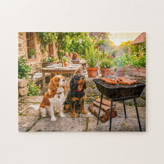 Spaniel-Duo beobachtet Terrassen-BBQ-Würstchen Puzzle