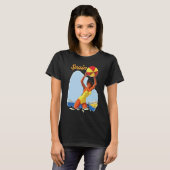 Spanien, Frau mit Beach Ball T-Shirt (Vorne ganz)
