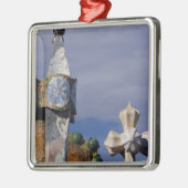 Spanien, Katalonien, Barcelona. Casa Batllo (1906) Silbernes Ornament (Links)