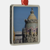 Spanien, Katalonien, Barcelona. Dachterrasse Ornament Aus Metall (Rechts)