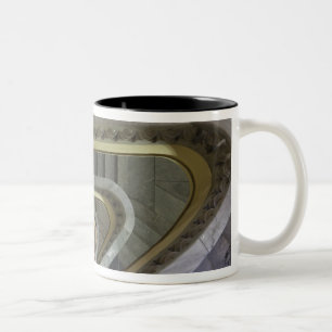 Spanien, Madrid, Circulo de Bellas Artes, Treppe Zweifarbige Tasse
