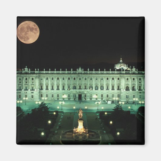 Spanien, Madrid, Königlicher Palast und Plaza de E Magnet (Vorne)