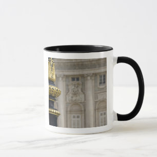 Spanien, Madrid. Königspalast, aufwendige vergolde Tasse