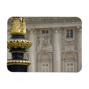 Spanien, Madrid. Königspalast, verzierte Goldlamp Magnet