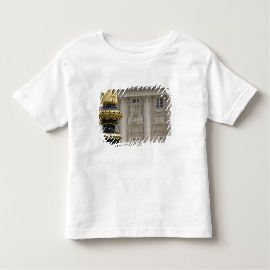 Spanien, Madrid. Königspalast, verzierte Goldlampe Kleinkind T-shirt (Vorderseite)