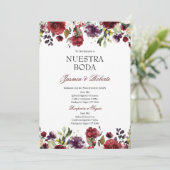 Spanisch Burgundy Floral Wedding Einladung (Stehend Vorderseite)