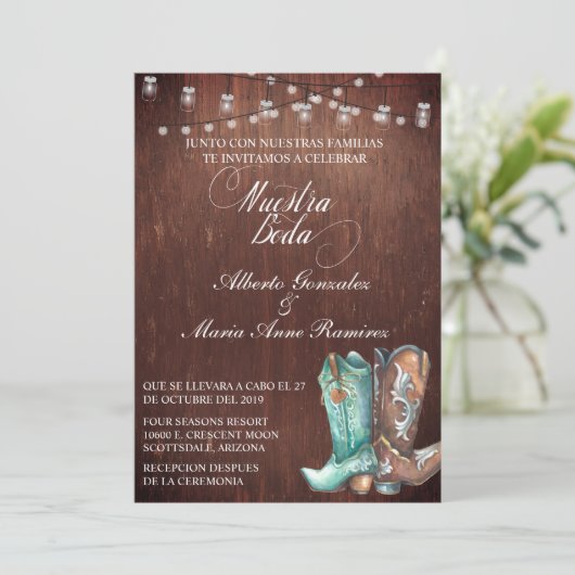 Spanisch Rustic Wood Cowboy Boots Einladung (Stehend Vorderseite)