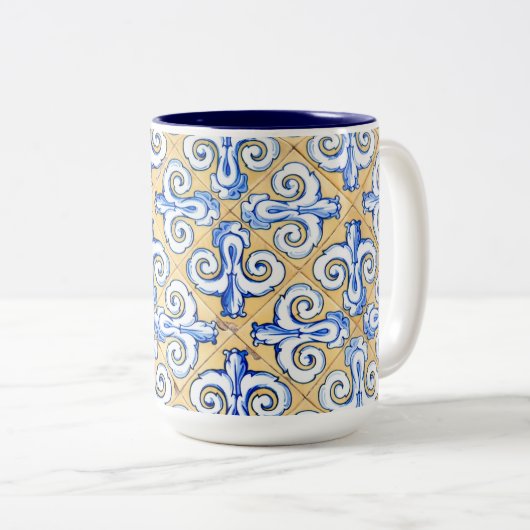Spanische Fliesen - Azulejo Blau, Gelb und Weiß Zweifarbige Tasse (VorderseiteRechts)