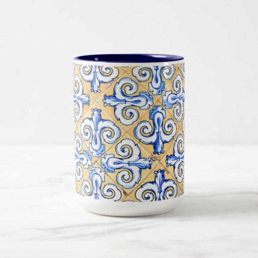 Spanische Fliesen - Azulejo Blau, Gelb und Weiß Zweifarbige Tasse (Mittel)