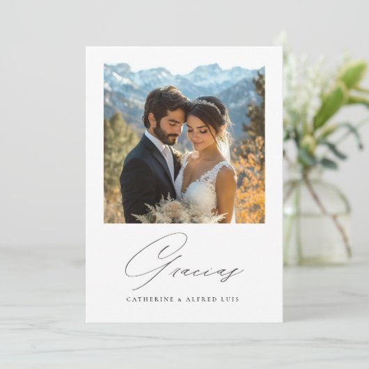 Spanische Gracias Elegante Kalligrafie Hochzeit Dankeskarte (Stehend Vorderseite)
