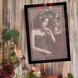 Spanischer Vintage-Flourish-Vellum-Effekt Mis XV A Folieneinladung