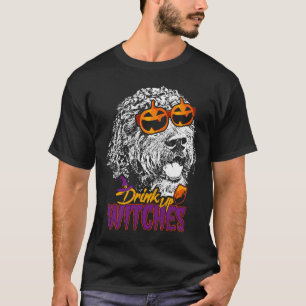 Spanischer Wasserhund trinkt Hexen Halloween T-Shirt