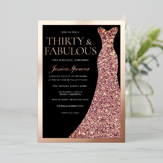 Sparkle Dress 30th Birthday Party Black Rose Gold Folieneinladung (Stehend vorne)