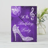 Sparkle Heelses Lila Disco Ball 50. Geburtstag Einladung (Stehend Vorderseite)