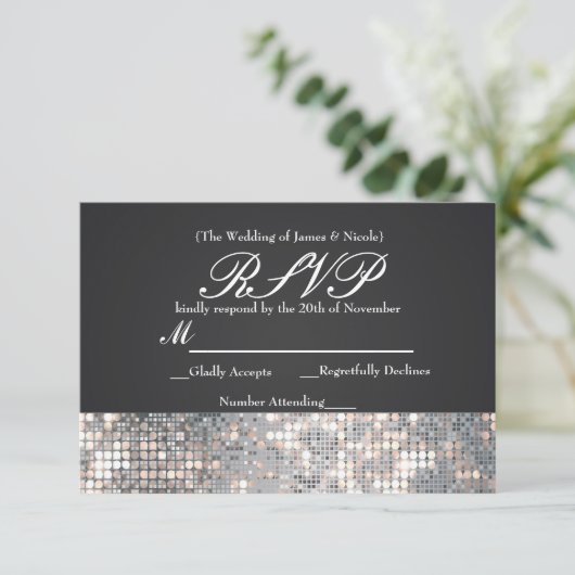 Sparkle Sequins Glamour Black Wedding RSVP Card (Stehend Vorderseite)