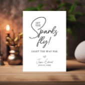 Sparkler abschicken Lass der Funken Fliegen Schwar