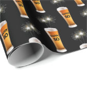 Sparkler im 50. Geburtstag Bierglas Geschenkpapier (Rolleneckpunkt)