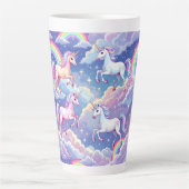 Sparkly rainbow and unicorns on clouds milchtasse (Vorderseite)