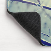 Sparrow auf dem verschneiten Zweig Mousepad (Ecke)