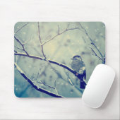 Sparrow auf dem verschneiten Zweig Mousepad (Mit Mouse)