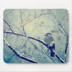 Sparrow auf dem verschneiten Zweig Mousepad