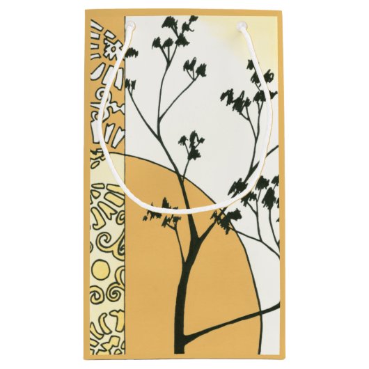 Sparse Tree Silhouette von Megan Meagher Kleine Geschenktüte (Rückseite)