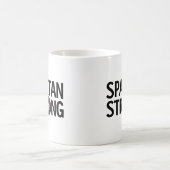 Spartan Strong. Personalisierte Umarmung Kaffeetasse (Mittel)