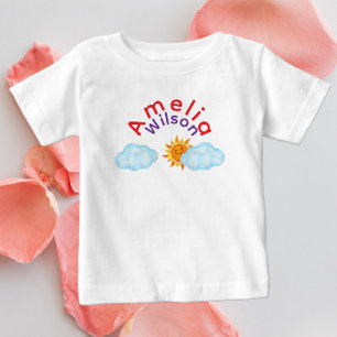 Spaß am Regenbogen-Namen-Wolke-Sonne-Himmel Baby T-shirt
