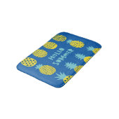 Spaß Ananas Vintager Kartenentwurf Badematte (Schrägansicht)