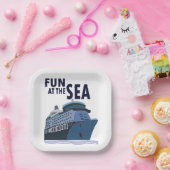 Spaß auf dem Party eines Kreuzfahrtschiffes Pappteller (Party)