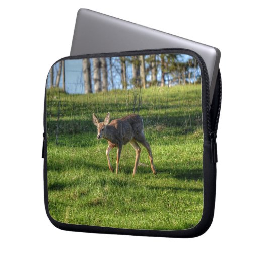 Spaß Design für das Kind in uns allen! Laptopschutzhülle (Vorderseite Links)