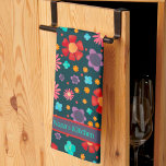 Spaß glücklich farbenfroher Individuelle Name der  Geschirrtuch<br><div class="desc">Chic Personalisiert floral Muster Modernes Küchentuch. Diese farbenfrohen Küchenhandtücher sind perfekt, um Ihrer Küche einen farbenfrohen Pop zu verleihen. Machen Sie sie einzigartig, indem Sie Ihren Namen oder Ihr Lieblings-Zitat hinzufügen. Ob Sie ein erfahrener Koch oder ein aufstrebender Zuhause-Koch sind, diese Handtücher sind der ideale Begleiter für kulinarische Abenteuer. Sie...</div>