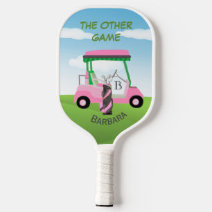 Spaß Golf Gal spielt auch Pickleball Schläger