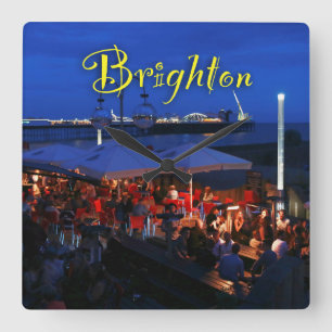 Spaß in Brighton! Quadratische Wanduhr