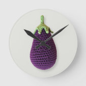 Spaß Lila Moderne Minimal Crochet Eggplant Runde Wanduhr (Vorderseite)
