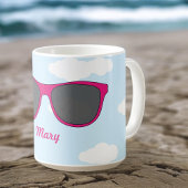 Spaß Magenta Sonnenbrille gegen Blue Sky Kaffee Ta Kaffeetasse
