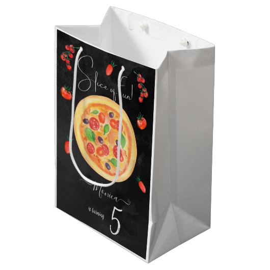 Spaß, Pizza zum Geburtstag Mittlere Geschenktüte (Vorderseite Schrägansicht)