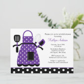 Spaß-Retro Küchen-Brautparty-Einladung lila Einladung (Stehend Vorderseite)