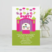 Spaß-Schlag-Haus-Geburtstags-Party Einladung (Stehend Vorderseite)